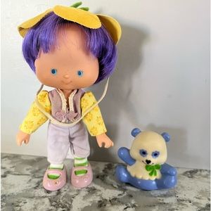 Almond tea strawberry shortcake doll 1982
